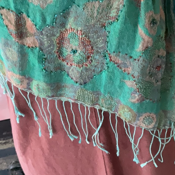 Scarf/wrap O/S - Picture 3 of 5